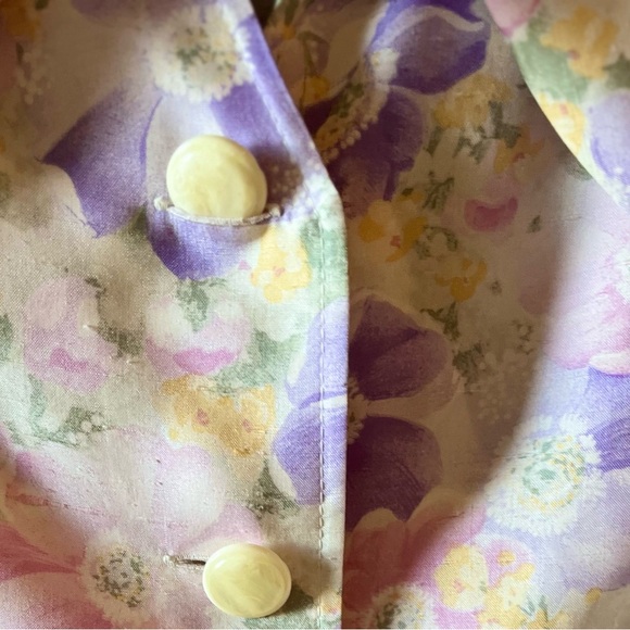 Valentino Boutique pastel flowers short sleeve silk top. Size 8 - Picture 6 of 7